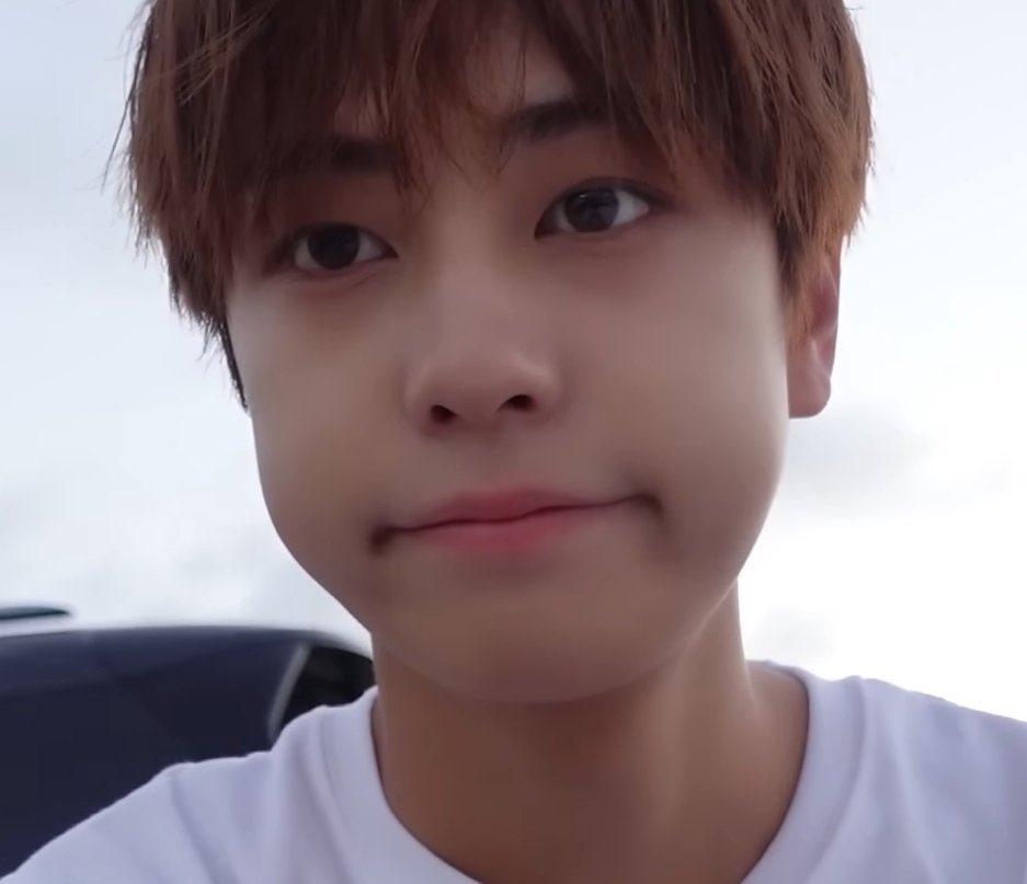 취준? 어학공부?
무슨 소리를 하는거에요, 꿈 꿨어요?
오늘 하루종일 제 볼 만져주기로 했잖아요.