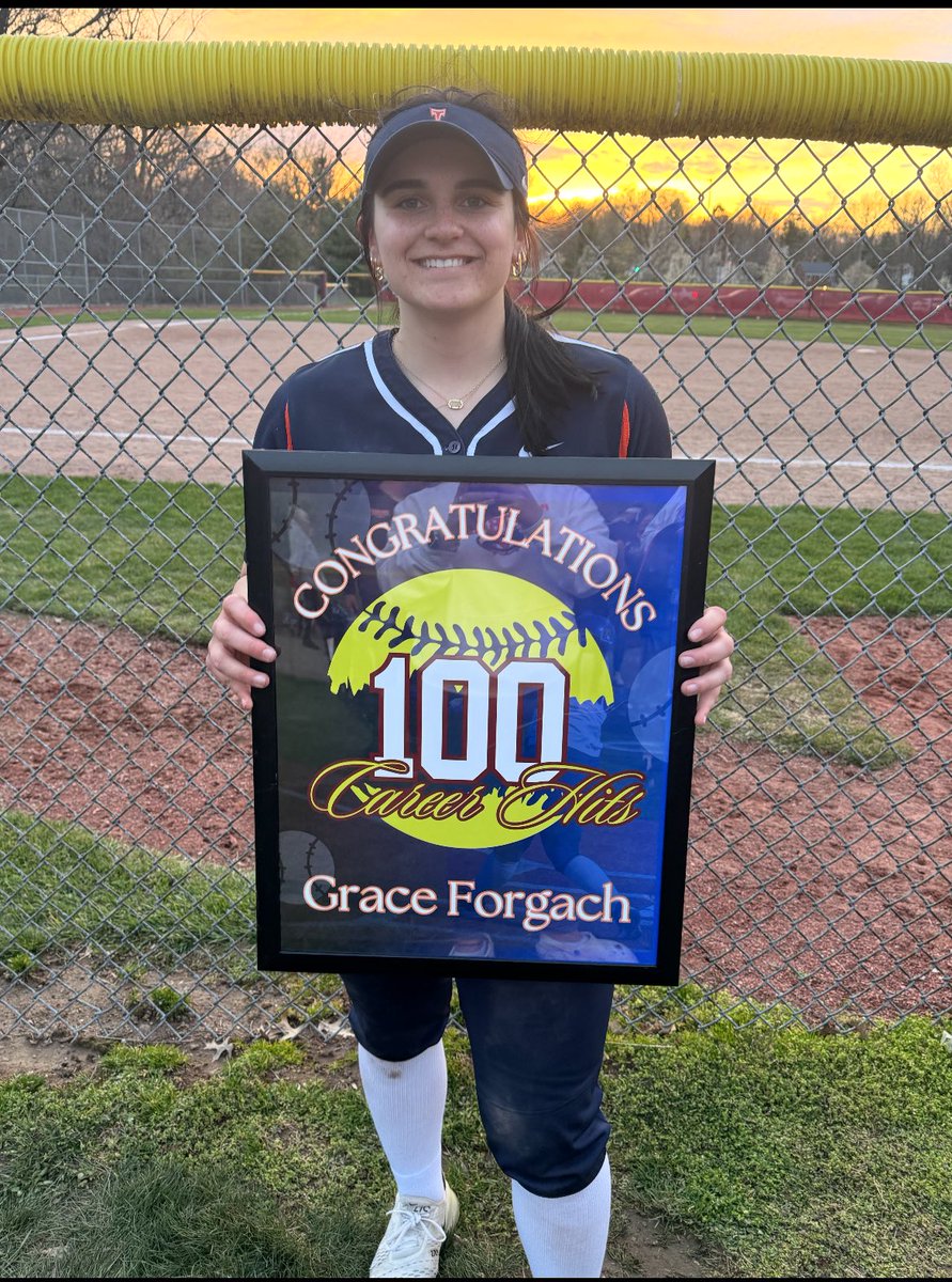 BMHSTitanSB's tweet photo. Senior Grace Forgach hit a huge milestone tonight with 100 career hits! 💙🧡⚡️🥎 https://t.co/TRhvtMBXCU