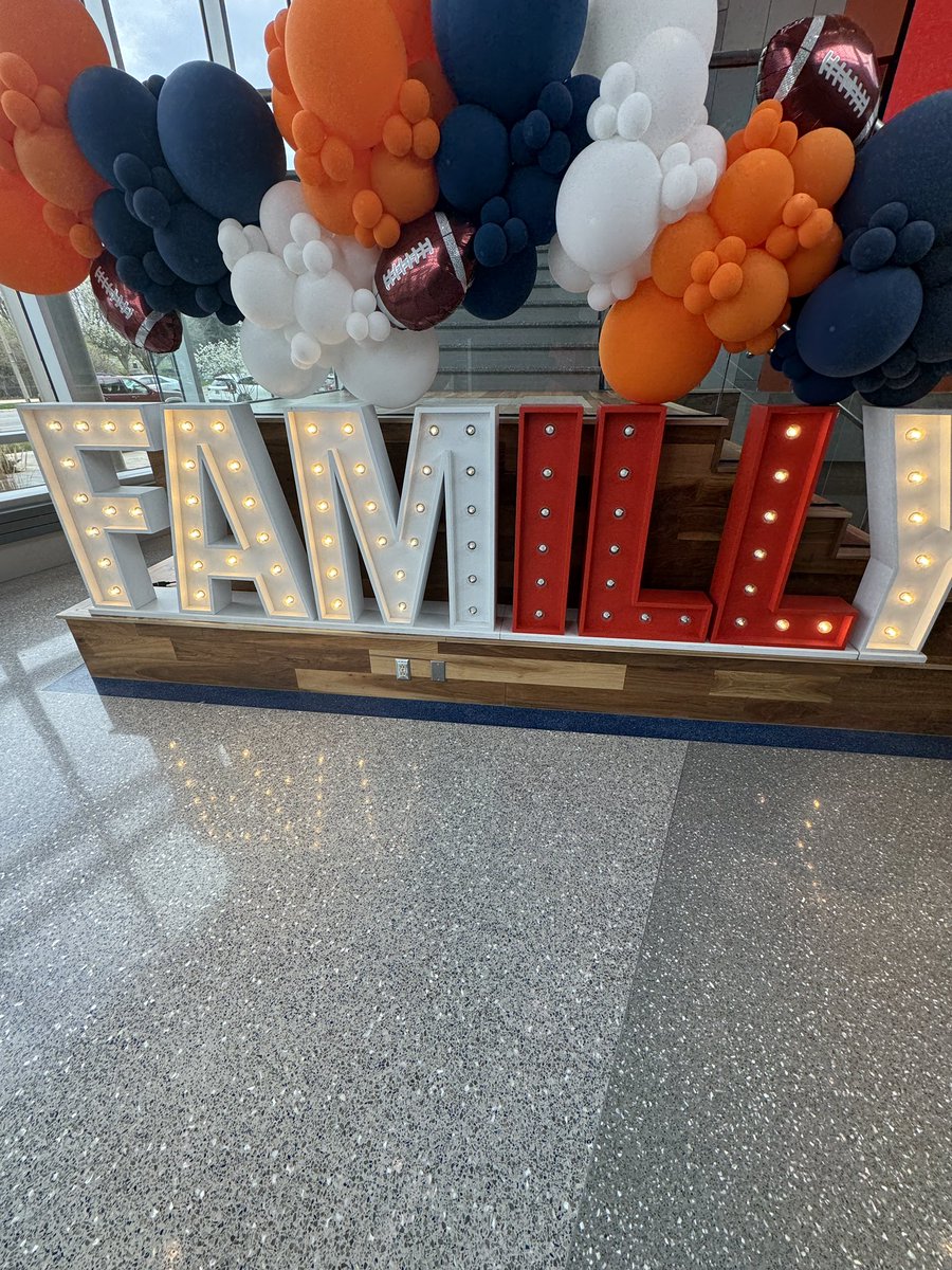 Jabarri “ Barri ” Lofton (@lofton_jabarri) on Twitter photo Had a great visit at Illinois today 🙏🏾 <a href="/TerryHawthorne1/">Coach Hawthorne</a> <a href="/CochBG4/">Brandon Gregory</a> @nelly_mizL4C <a href="/Recruit2Illini/">UI Zone</a> <a href="/JPRockMO/">JP Rock</a> <a href="/DarrenSunkett/">Coach Sunk</a> <a href="/Rivals/">Rivals</a> <a href="/IlliniFootball/">Illinois Football</a> Had a great visit at Illinois today 🙏🏾 <a href="/TerryHawthorne1/">Coach Hawthorne</a> <a href="/CochBG4/">Brandon Gregory</a> @nelly_mizL4C <a href="/Recruit2Illini/">UI Zone</a> <a href="/JPRockMO/">JP Rock</a> <a href="/DarrenSunkett/">Coach Sunk</a> <a href="/Rivals/">Rivals</a> <a href="/IlliniFootball/">Illinois Football</a>