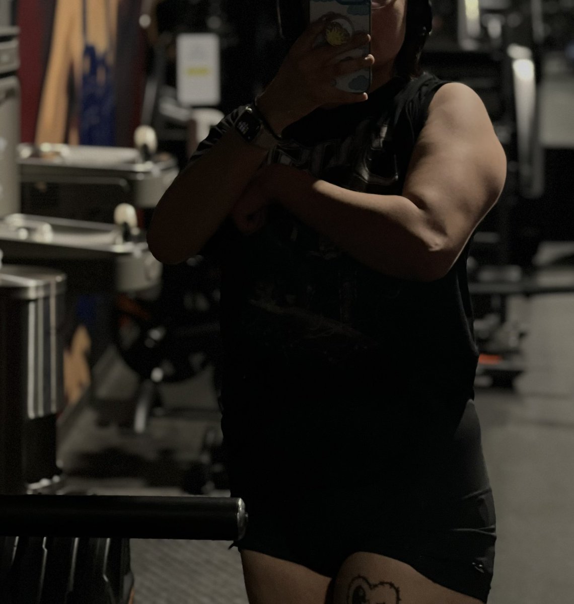 Angieebee__'s tweet photo. #NoAbs but still buff and sexy https://t.co/KEfzYECd5V