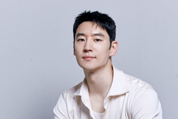 Lee Je Hoon on 2025 stock market crash, taking break from work, and more
mydramalist.com/article/lee-je…