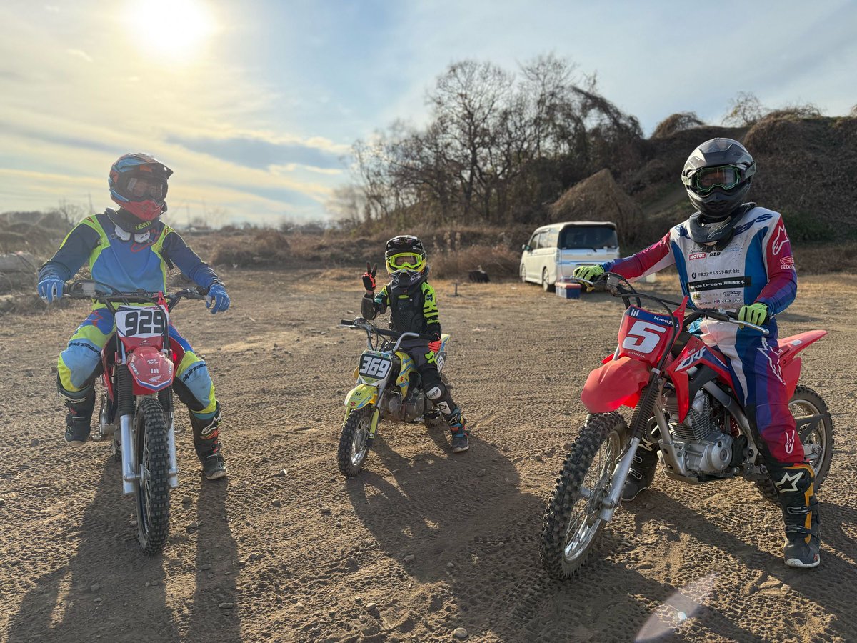 ogatamakoto1985's tweet image. 近日開催予定の『MKT RIDING LESSON』スケジュールです🎖️

1レッスンからご参加OK👍

4月16日（水）中級者向け
5月5日（月）中級者向け
5月6日（火）初心者〜初級・中級者向け

詳細&amp;amp;お申し込みはこちらから💁‍♂️
➡️milkinc1.com/lesson/

#小方誠に学ぶオフロードモトクロス #モトビ