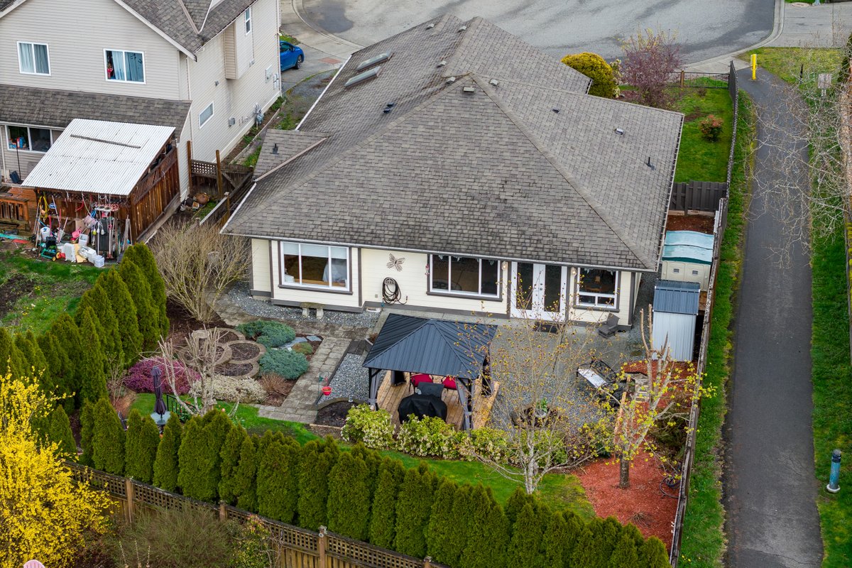 MarinTeam1's tweet photo. 3061 Quailview Pl, Duncan BC
$779,000

Move-in ready and close to everything — it’s the kind of home that just feels right.

👀 LEARN MORE:
https://t.co/jDcJVErLGu

#DuncanBC #VancouverIslandRealEstate #RancherStyleHome #HomeForSale #MarinMarketingTeam https://t.co/n29uOopLet