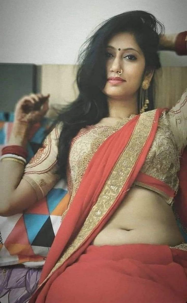 चाहकर भी
गर....   कहीं सुकून 
ना मिले,

तो मस्त होकर खुदमें खो
जाया करो