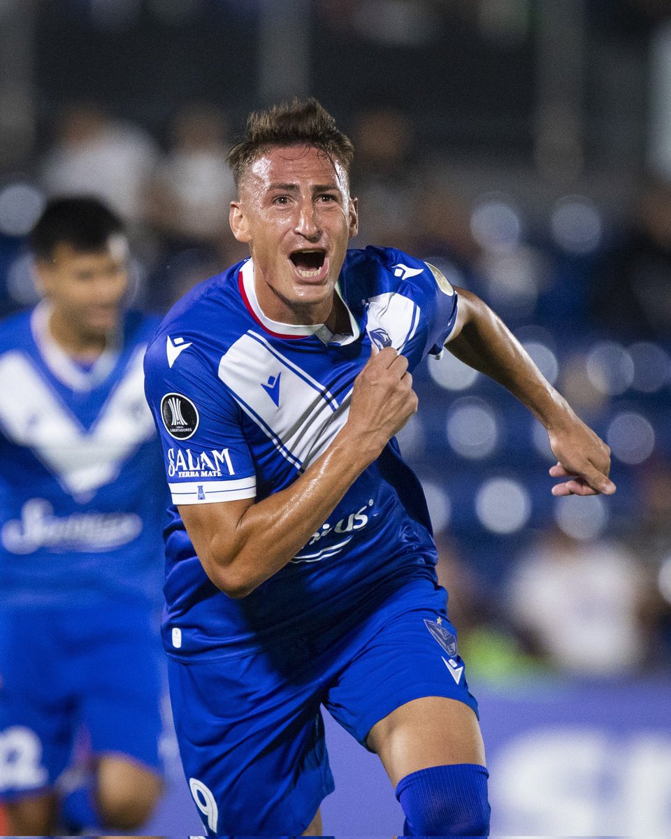 Out Of Context Vélez tweet media
