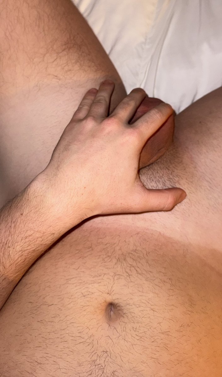 Chaceisyours's tweet photo. Who’s going to pay me to see what’s under the hand!! DM are open and I’m H0RNY 🥵 https://t.co/5sUUzhvtwx