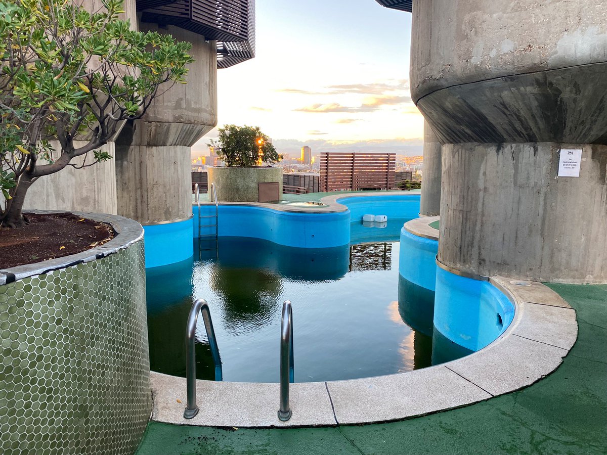 Una amiga me invitó a su casa en Torres Blancas y por fin he cumplido uno de los sueños con los que nacemos todos los madrileños.