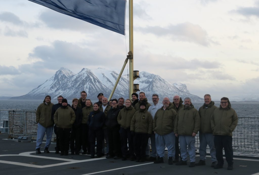 RFALymeBay's tweet image. The crew of @RFALymeBay take part in the Order of the Bluenose ceremony after crossing the Arctic Circle during OP Joint Viking 25. @RFALymeBay - the true King of the North!!!