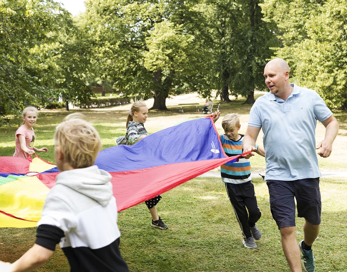 Jeejee! Ihan kohta on Leikkipäivä  eli 26.4.! Ainakin 60 Leikkipäivä-tapahtumaa  järjestetään eri puolilla Suomea. Mutta tilanne elää!  Päivittyvä tapahtumalistaus: 
leikkipaiva.fi/leikkipaiva-20…

PS. Leikkipäivä voi olla koska vain, joten seuraa tapahtumasivua säännöllisesti.
