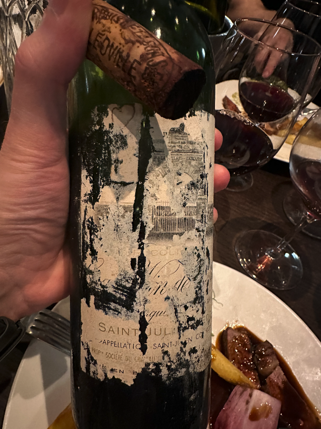I had this 1961 Chateau Leoville Las Cases for dinner last night, and it was exceptional despite the state of the label. It has impressive storage potential, and I am sure it can easily be stored for another ten years 🤩
