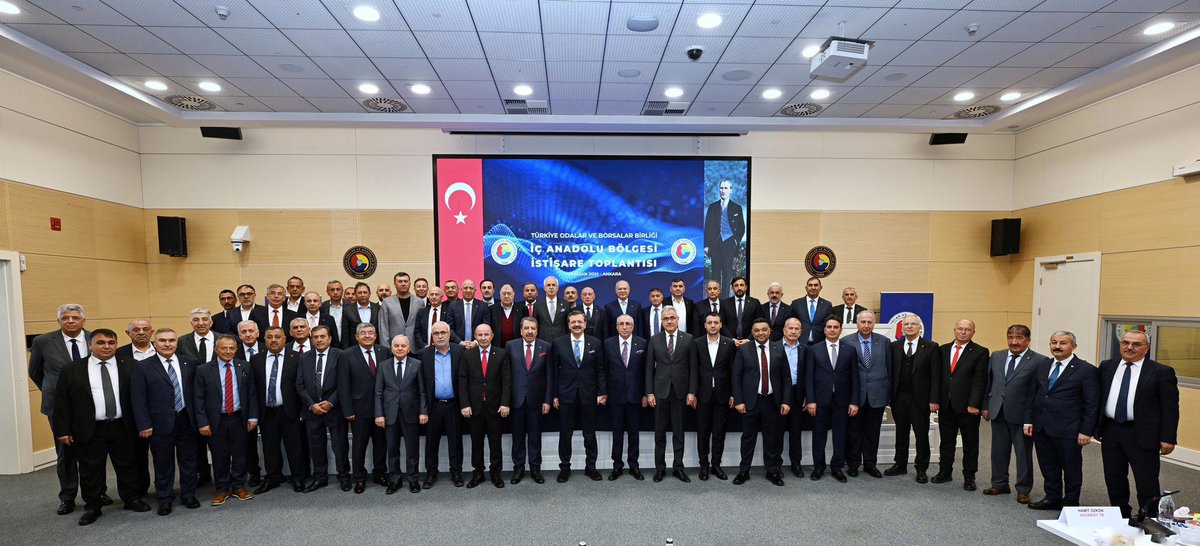 bogazliyantso's tweet photo. TOBB Başkanımız Sayın M.Rifat Hisarcıklıoğlu’nun katılımıyla İç Anadolu Bölgesi Oda ve Borsa Başkanları istişare toplantısı düzenlendi. https://t.co/FxpwD9ReHL