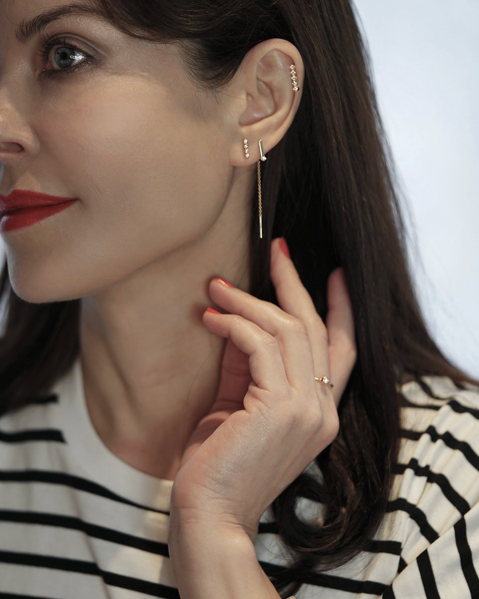 LenaJewellery's tweet photo. Lines, light, and luxury✨💋💎
18k gold and diamonds, styled with minimalist ease—
earrings that move effortlessly with every look, every day👌🏻
https://t.co/lGag3keetU
#LenaCohenJewellery #FineJewellery #MinimalStyle #CuratedEar #18kGold #diamonddetails #diamondpiercing #diamondhelix #helixpiercing #helixpiercings #ootd #ootdinspo #drawthisinyourstyle #earringstyle #earstyling #earstyle #earstack #londonstyle