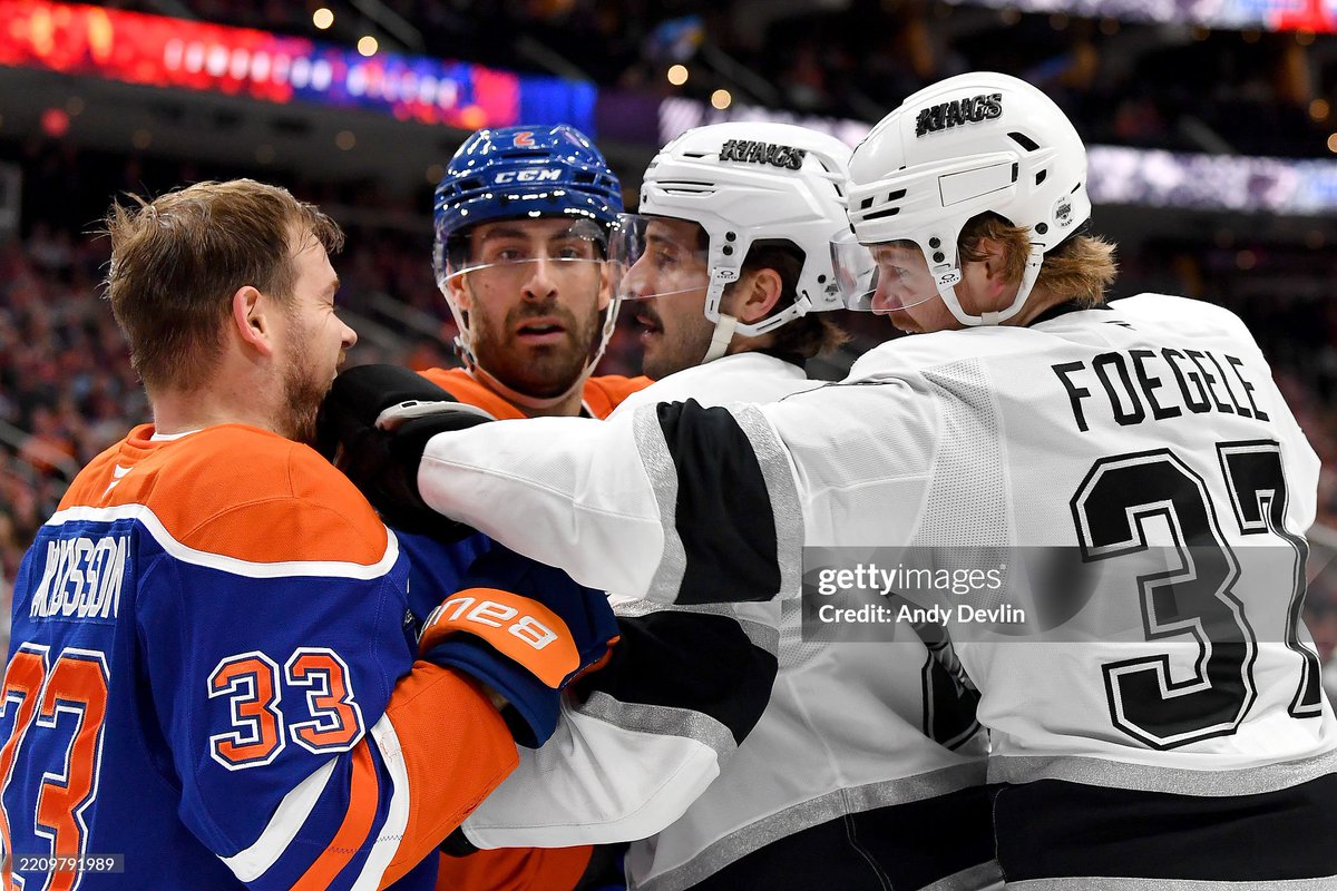 OADSBW's tweet photo. 🗣 #BSquad 🗣 #BSquad 🗣 #BSquad

Philip Danault on the Oilers tonight:

' They had their b-squad, tonight.
It looked like they were trying to hurt us,
that's what it looked like. ' https://t.co/wQ5nPDkCXy