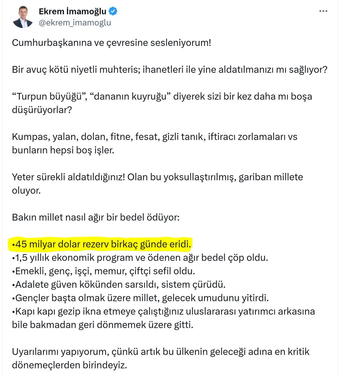 GurkanEngin_'s tweet photo. Ak Parti'ye destek veren ve beni takip eden sevgili arkadaşlar. Hadi bize acımıyorsunuz, anladık. Kendinize de mi acımıyorsunuz? Çoluk-çocuğunuzun geleceğini de mi düşünmüyorsunuz? Ekrem'i içeri atmak için yakılan 45 milyar $, hepimizin cebinizden toplanan vergiler. Bunu da mı göremiyorsunuz?

Bakın depremde yıkılan 6 şehrimizin sıfırdan yapımının ~30 milyar $ olacağı hesaplanmıştı. Ekrem'i 1 ay içeride tutmanın maliyeti ne kadar büyük, varın siz hesap edin.

Hak, hukuk, adalet... bunları geçeli çok oldu. Ama bari kendi çıkarınız için "bu kadarı da fazla" demeniz lazım artık. Çünkü inanın, içinde yaşadığımız ekonomik sıkıntıyı hafifletmek sizin iki dudağınızın arasında. Bu kadarı da fazla deseniz inanın pek çok şey düzelecek.

Çünkü yapılan her haksızlık ekonomik sıkıntı olarak geri dönüyor ve bu sıkıntıyı ülkece ödüyoruz. Unutmayın bu haksızlıklar sizin sessiz desteğinizden cesaret alınarak yapılabiliyor.

Siz "bu kadarı da fazla" demezseniz, daha çok milyar dolarlarımız yanacak.
___________
Not: Maddi çıkarı olduğu için bu yapılanları canhıraş şekilde savunanlar varsa şayet onlara bir şey demiyorum. Bu işten para kazanıyorsanız elbette savunacaksınız. Benim sözüm sıradan halka.