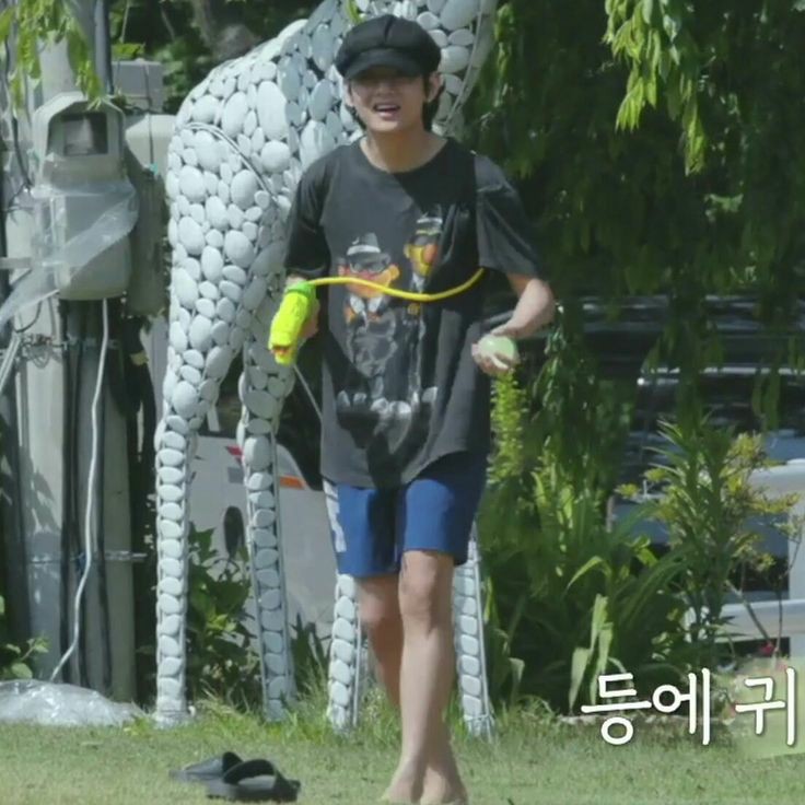 Supbnj's tweet photo. พี่ แม่ให้มาซื้อขันน้ำ ป้าแจ๋วขายเท่าไหร่

อยู่นี่ไม่มีหรอกขันน้ำ มีแต่ขันหมาก จะเอาปะ https://t.co/Wi3jFjrrF0