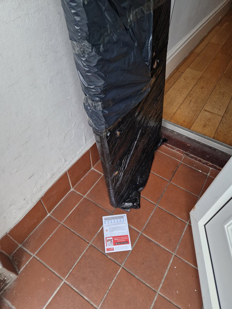 GlinkaMrs's tweet photo. @parcelforce They won't collect from your door! I gave clear instructions to collect from my open porch, which they completely ignored. It is also impossible to speak to an agent about this-all of my calls receive an automated response. https://t.co/quQMGXtpwo