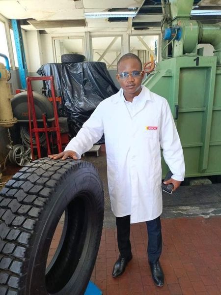 AfricanHub_'s tweet photo. This young entrepreneur from Burkina Faso has succeeded in creating the first tire brand 100% made in Africa. Its objective is to provide quality tires, designed to withstand African roads, to many countries in the region.  

Your comments on this https://t.co/delj7eq58X