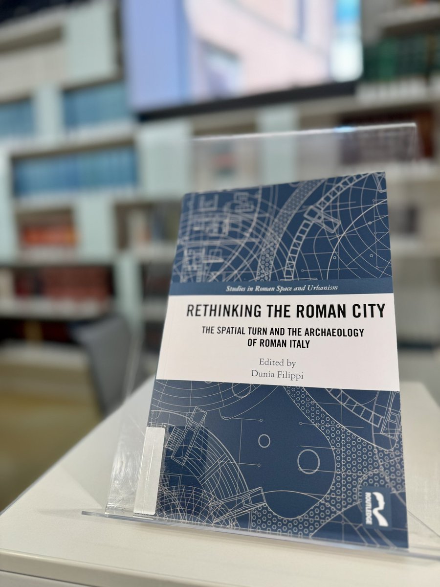 📚#MartesdeBiblioteca📚
Presentamos hoy una nueva adquisición de la biblioteca de la EEHAR-CSIC, ya disponible para los que estén interesados:
Filippi, Dunia (ed.), Rethinking the Roman City. The Spatial Turn and the Archaeology of Roman Italy. Routledge. New York 2022