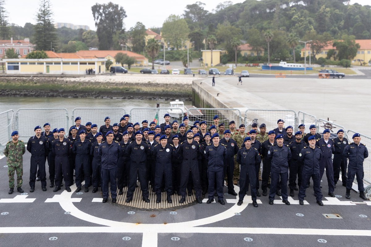 MarinhaPT's tweet photo. NRP Sines larga para a missão "Iniciativa Mar Aberto 2025"

Saiba mais em https://t.co/fi5tQBQYL5

#marinha #missão #maraberto #somosmarinha https://t.co/njvUbKcw9x