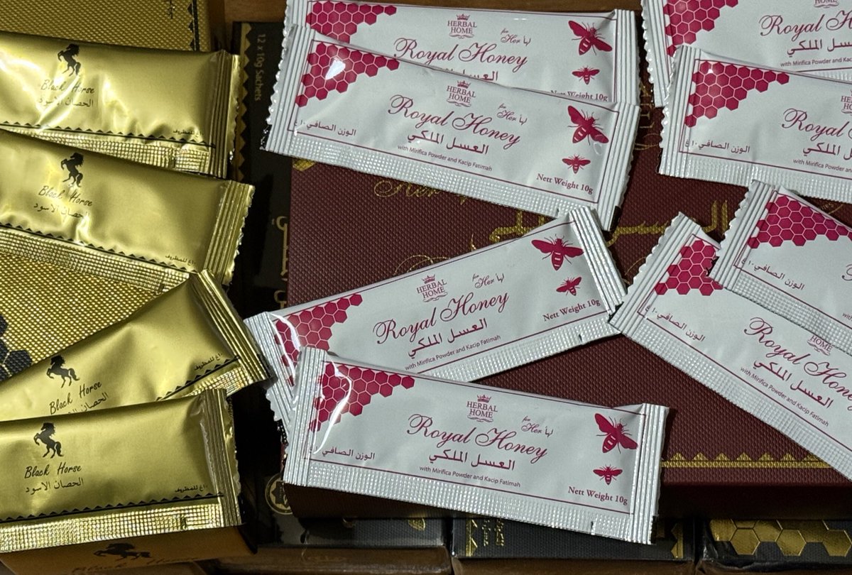 DGeatsicecream's tweet image. レビュー少ないので🎁します！

ブラックホース2袋×2名様
女性用ロイヤルハニー2袋×4名様

計6名様にお願いします！

ブラックホースはロイヤルハニーより強度あり個人的におすすめです🍯
女性用ロイヤルハニーは体が熱くなるようです👩

条件
・レビューしてくださる方
・フォロー
・RT

発表
4月21日