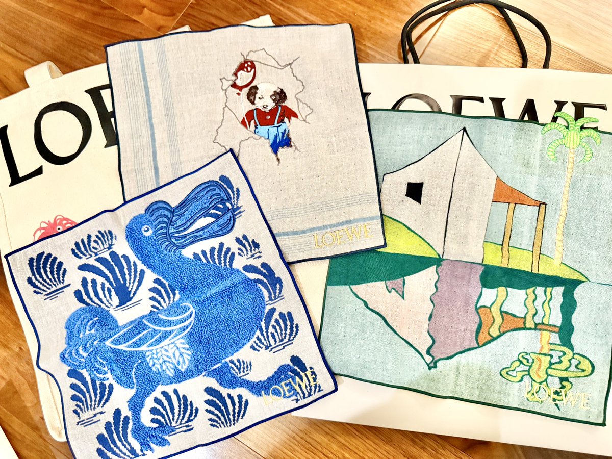 ロエベクラフテッドワールド展のプレで受注したグッズを受け取ってき 