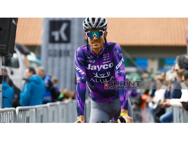 tuttobiciweb_it's tweet photo. Alessandro De Marchi chiude il cerchio: ultima stagione da pro con serenità e coraggio. 15 anni di ciclismo raccontati in un emozionante annuncio 🚲 #ciclismo #DeMarchi
https://t.co/2jsYVWwmRT https://t.co/9fBsL6zqBU
