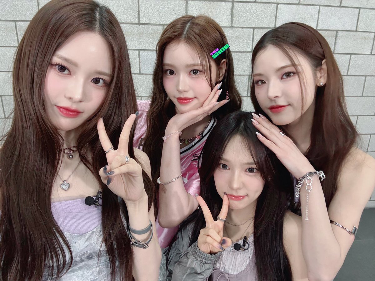 여러분... 됐습니다...
저 됐다구요‼️
naya... 됐습니다 ( ˘ ³˘)🩷

언니들 조아 울 #햇살삐 가
기다리고 기다려온 #izna 가 #엔프Pick 에 왔는데
naya 안하는 거 가능한 일이냐구요 v(*’-^*)-⭐
게다가 세상 어디에도 없는
특별한 사랑의 #SIGN 까지 보내준다는데요❓
#더쇼 마음에 그린라이트까지