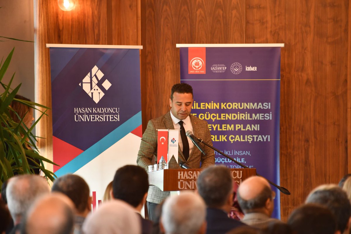 “Nitelikli insan, güçlü aile, sağlıklı toplum” anlayışıyla; Ailenin Korunması ve Güçlendirilmesi İl Eylem Planı Hazırlık Çalıştayı, Valimiz Kemal Çeber ve protokol üyelerinin katılımıyla gerçekleştirildi. 👨‍👩‍👧‍👦

Çalıştayda; küresel riskler ve demografik dönüşüm karşısında aile