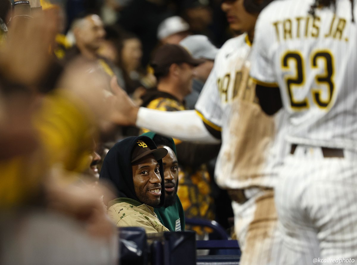 KCAlfredPhoto's tweet photo. Kawhi Leonard cracks a smile as the Padres come back to tie it up with the Cubs. 3-3 at the 7th inning stretch. https://t.co/wk01CaPebR