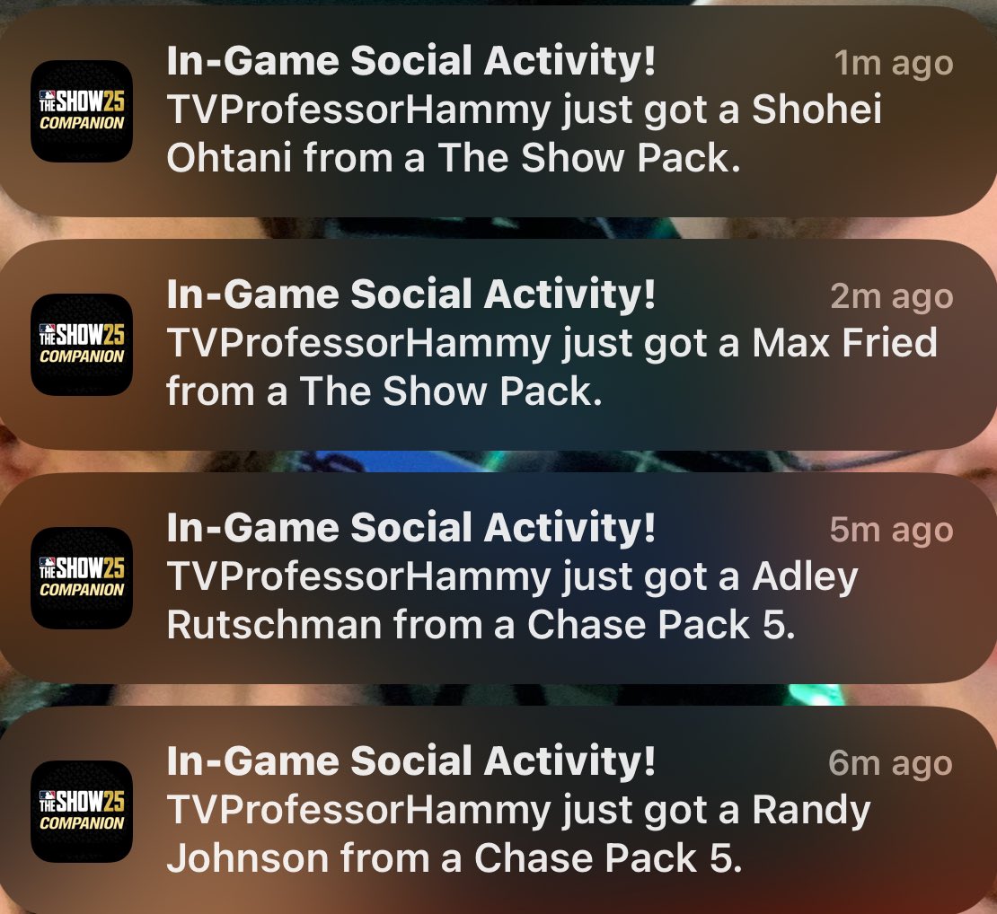 SneakyFox23YT tweet media
