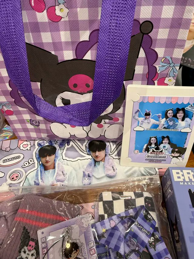 kooky__official's tweet photo. 🎂 April Fanmade Birthday Café pt.1 ><
#kookyCafe_April
✧・゚: ・゚ TREASURE HARUTO ・゚:・゚✧
#KookyPromotion #Kpop #KookyVote #KOOKY_Cafe #KookyEvent #kookyCafe #트레저 #하루토 #TREASURE #HARUTO #CharmedbyCheekyHaruto