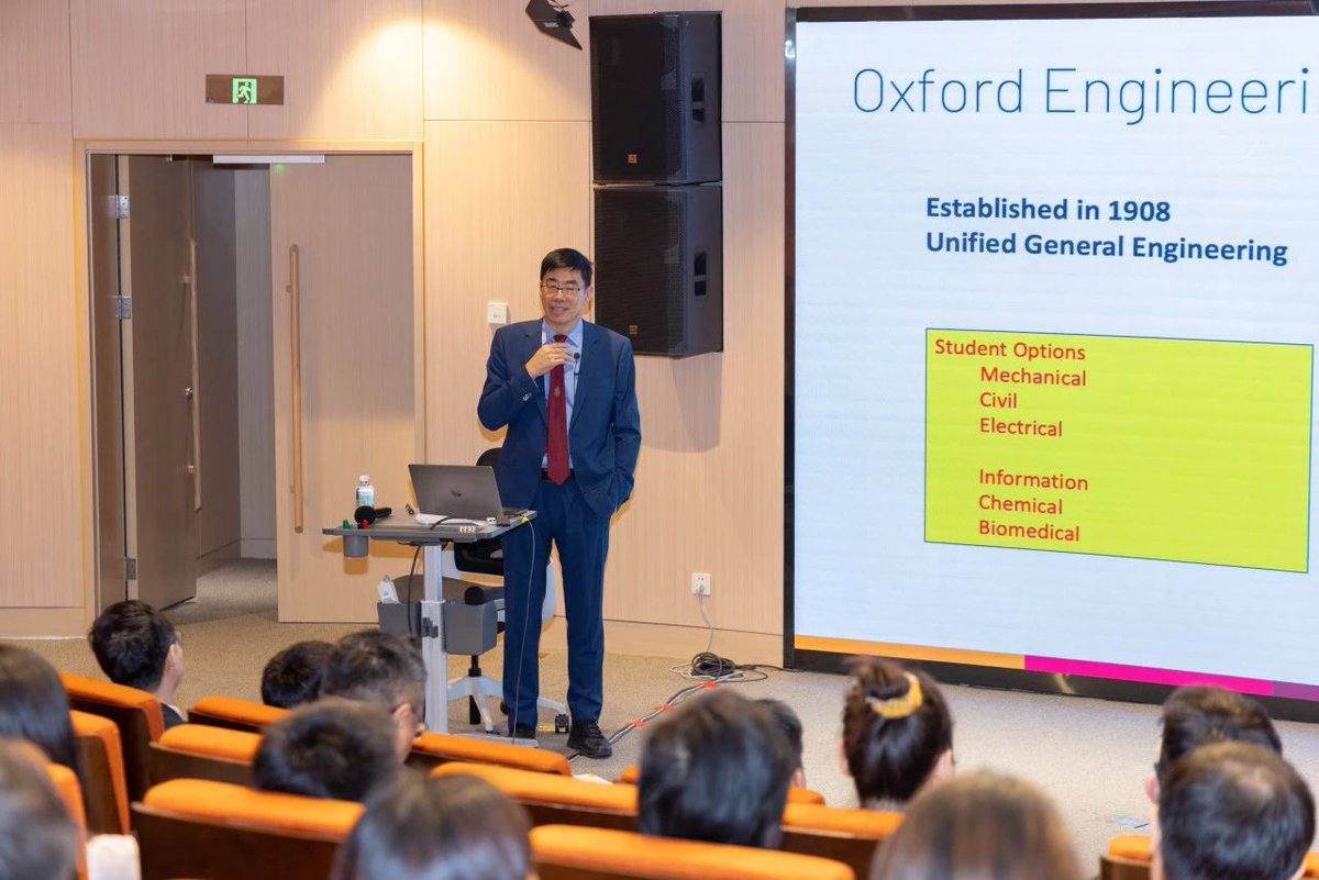HKUSTGuangzhou's tweet photo. We were honored to invite Professor Zhanfeng CUI to speak at the recent HKUST(GZ) University Forum. 🌟

#Oxford #Biomedical #Engineering #IChemE #AIMBE #RAEng #MedSci #OnlnHKUSTGuangzhou #InnovativeHKUSTGuangzhou https://t.co/Knkm3YWnhx