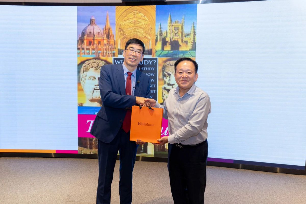 HKUSTGuangzhou's tweet photo. We were honored to invite Professor Zhanfeng CUI to speak at the recent HKUST(GZ) University Forum. 🌟

#Oxford #Biomedical #Engineering #IChemE #AIMBE #RAEng #MedSci #OnlnHKUSTGuangzhou #InnovativeHKUSTGuangzhou https://t.co/Knkm3YWnhx