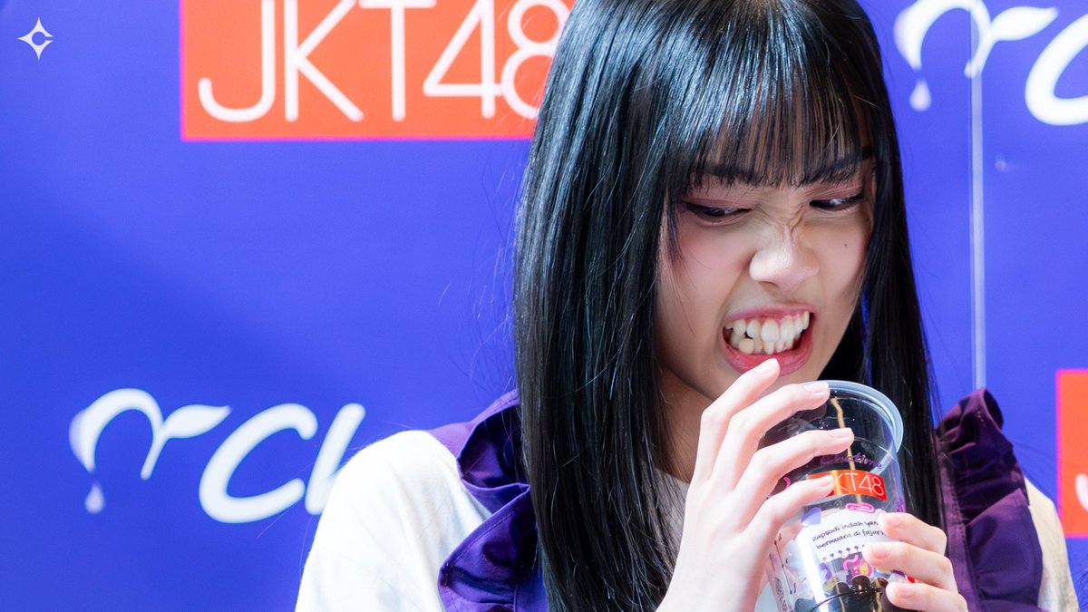 _constellation0's tweet photo. Goofy ahh behavior

🌟 @AM_EllaJKT48
🌌 Ketemu Oshi Jalur Chatimers Part 2 - Nov 30, 2024

#sELLAsa https://t.co/RnoFAK7ofR