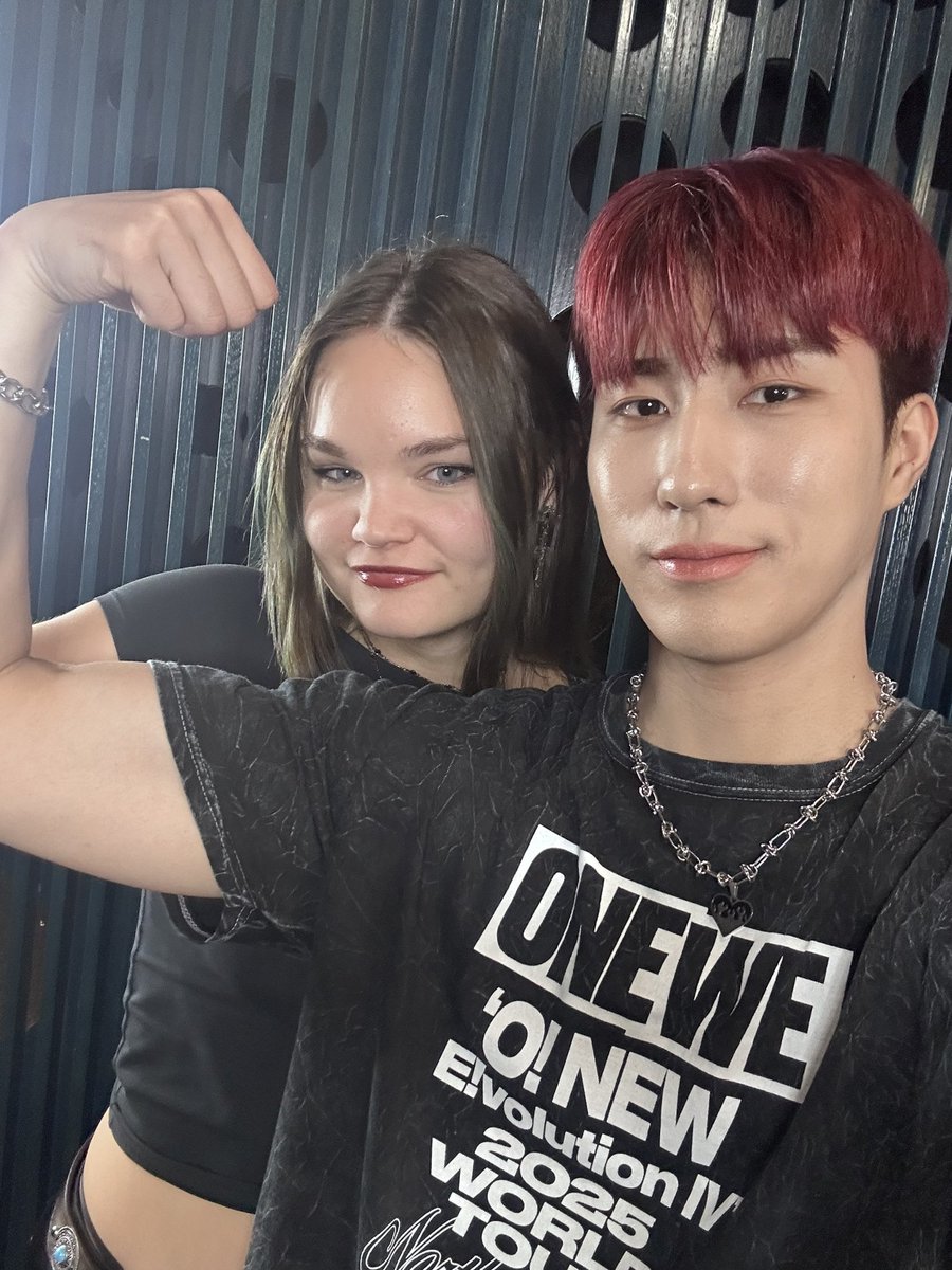 pizdec 

#ONEWE_WORLDTOUR