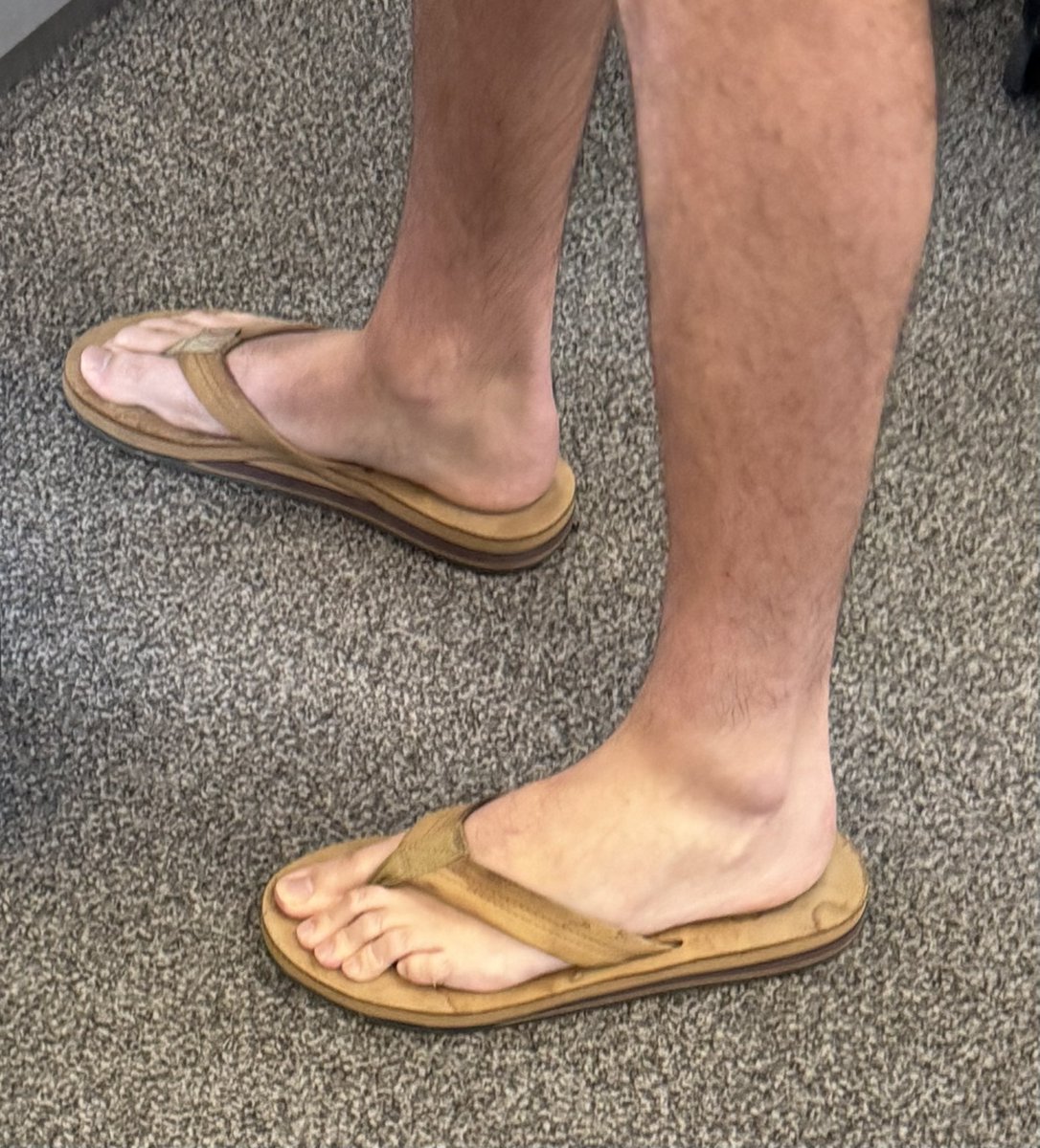 AFlipFlopGuy's tweet photo. Caught these at the airport leaving Coachella 

#bigfeetmen
#bigfeetguys
#malefootworship
#sweatyfeet 
#footfetishnation
#malefeet
#gay #gayfeet
#footfetish #feetpics
#mensfeet #footworship #gaymensfeet #malefeet #FeetPictures #feetpic #toes #publicfeet #feetpic #flipflops #feet https://t.co/NTndB6AmEj
