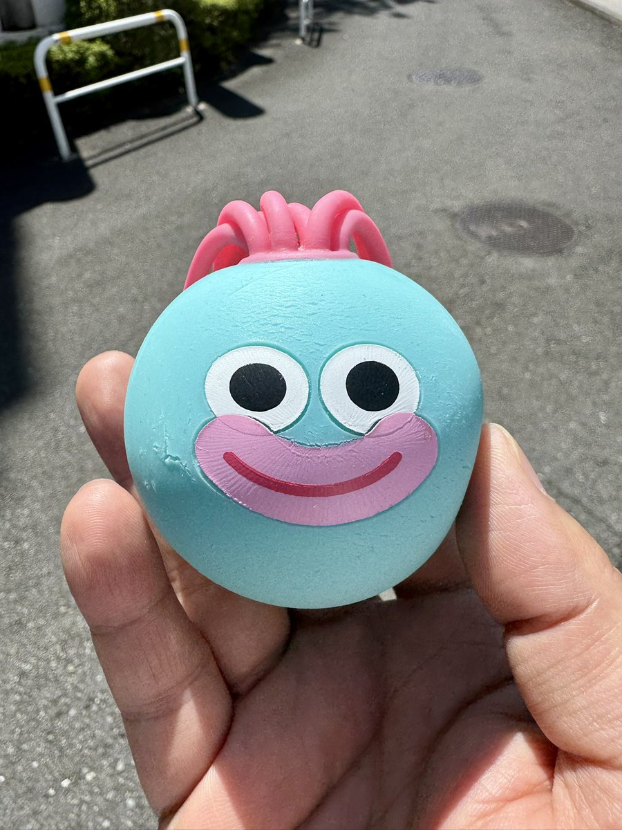 fuyuki510's tweet photo. 私事で申し訳ないのですが、本日クレーンゲームで息子のために自腹で写真の景品を獲ってくれたとても心優しい姉妹さんにお礼がしたくて探しております。連絡先を伺えば良かったのですが遠慮してしまいました。後悔しております。お2人がXをやっていると良いのですが…拡散ご協力お願い申し上げます。 https://t.co/nRFhKfm1ob