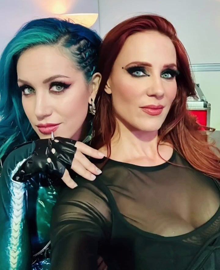Simone Simons &amp; Alissa White-Gluz… Arch Enemy &amp; Epica
