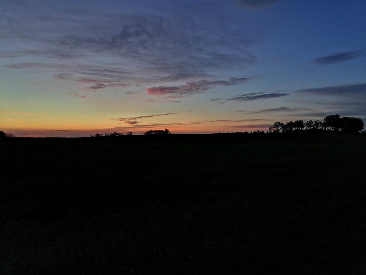 Boscowitz's tweet photo. Goedemorgen #Sittard #zonsopkomst https://t.co/L1sfNNqa0e