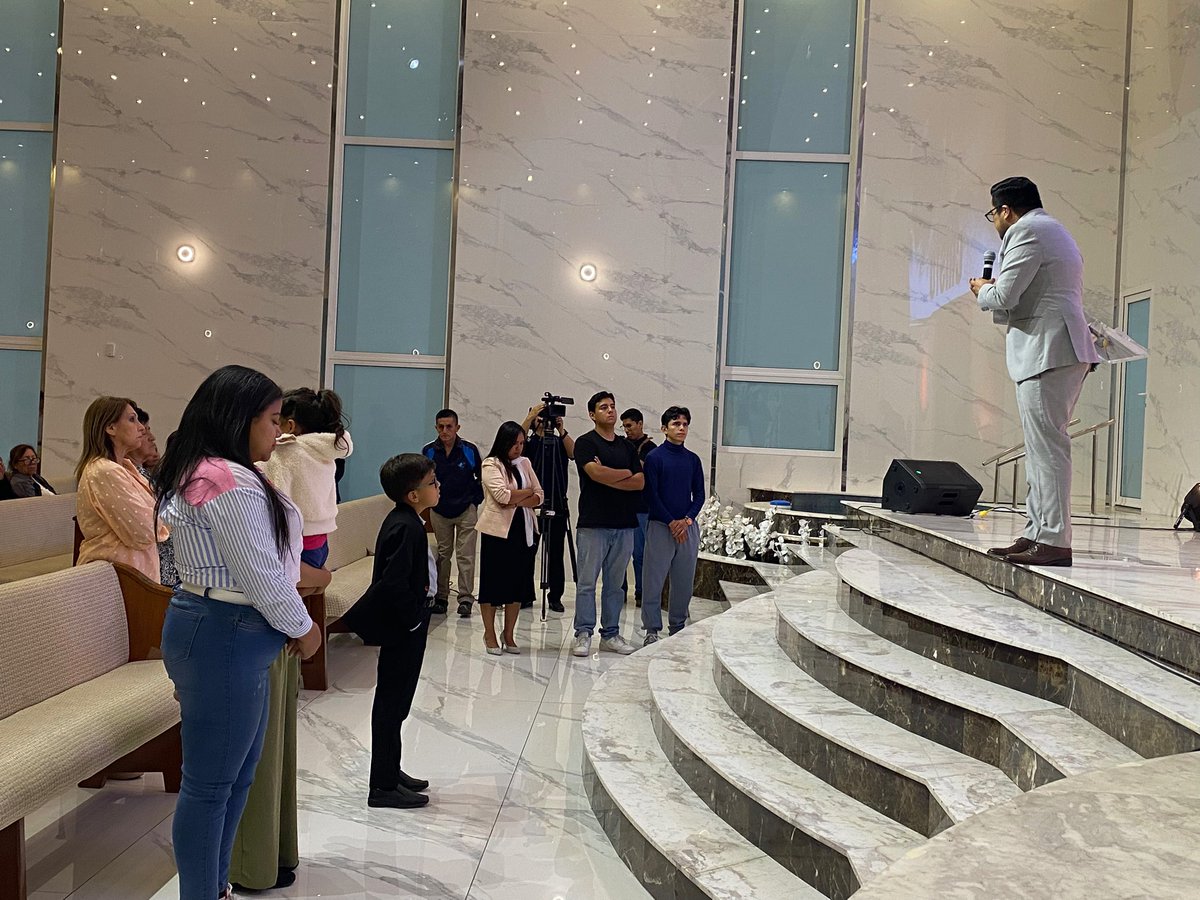 “Cuando Dios te perdona te libera de una gran culpa y puedes perdonar a los demás”
Esta noche el Espíritu Santo tocó corazones de algunas personas que dijeron “sí” al llamado de Cristo.🙏🏽

#MarcasDeCristo  #SemanaSanta