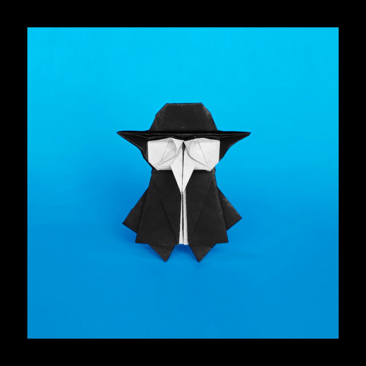 👨‍⚕️☠👨‍⚕️☠  
Plague doctor by Syn

#折り紙 #origami