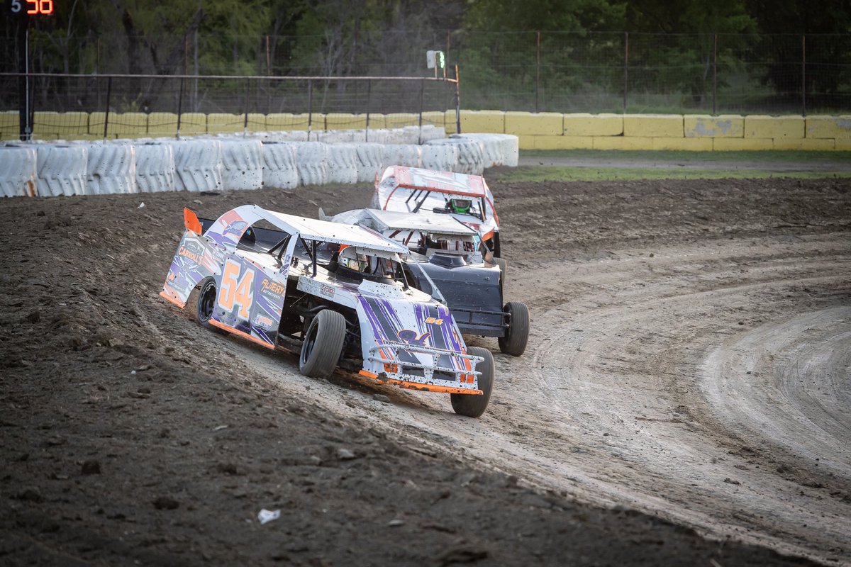 AuteryMS54's tweet photo. Love these photos from this past weekend at Big o speedway 🏁🤟 https://t.co/oeXVn7gsEz