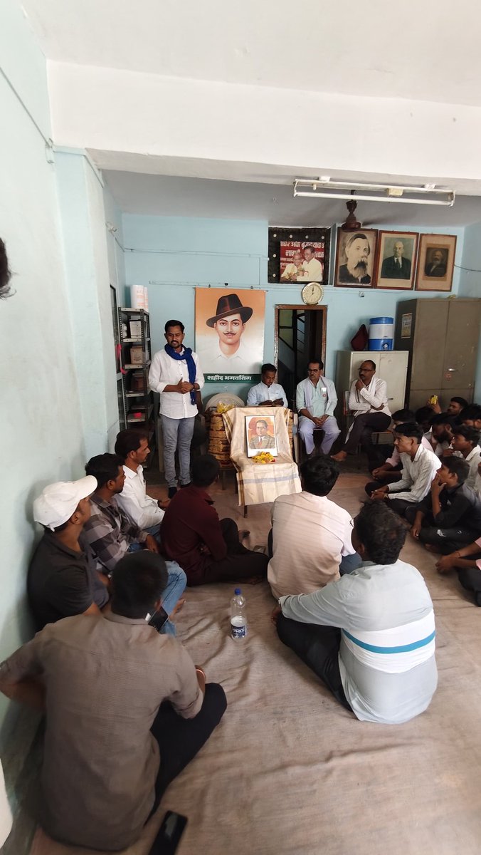 sfimaha's tweet image. On Ambedkar Jayanti, SFI Ambajogai (Beed) launched a free library for students, inaugurated by SFI State Secretary Rohidas Jadhav. With 50K worth of books, it&apos;s a step towards empowering education! #AmbedkarJayanti #SFI #LibraryInitiative