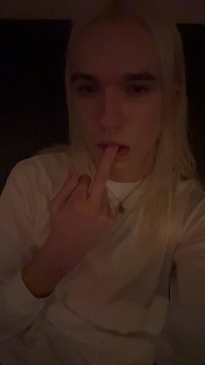 this is gay asfk😭😭😭😭