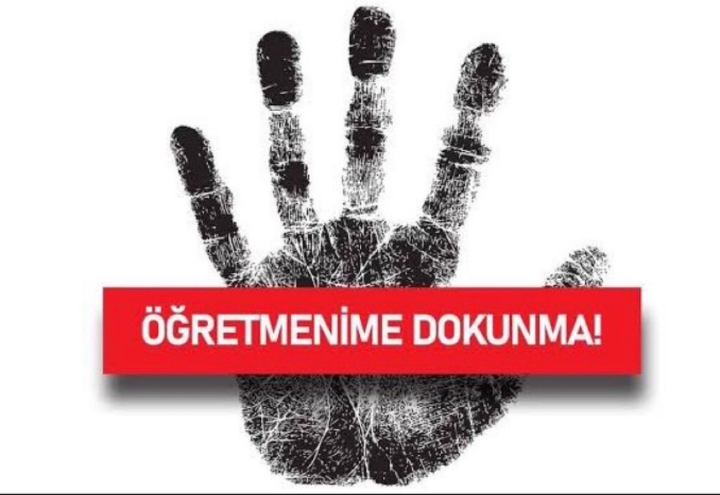 ozbozdogan's tweet photo. Proje okullarında yaşanan öğretmen kıyımına itirazımız ya anlaşılmamış ya da anlamak istemiyorlar; sorun öğretmenlerin o okullarda çalışmaya devam etmesi değil, sorun kimin hangi okulda çalışacağına kimin, hangi ölçülere göre karar verdiği. Adaletsiz olan bu.
#ÖğretmenimeDokunma https://t.co/P7ketKrxB8
