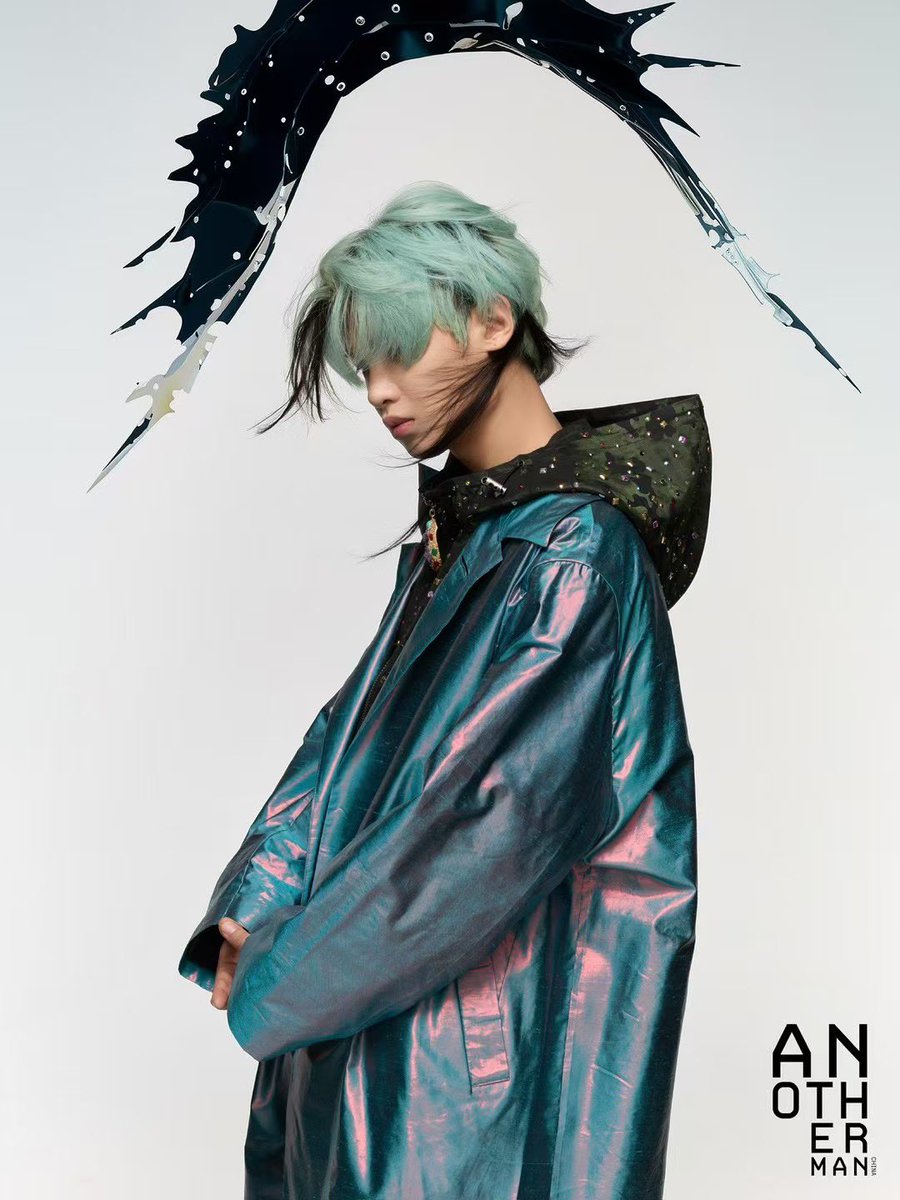 YUEHUA_OFFICIAL's tweet image. 【#黄明昊 ｜ AnotherMan Issue 8】

   逃离现实 踏上未知的旅程
   边际巡游 探索多元异世界

#HuangMingHao #乐华娱乐