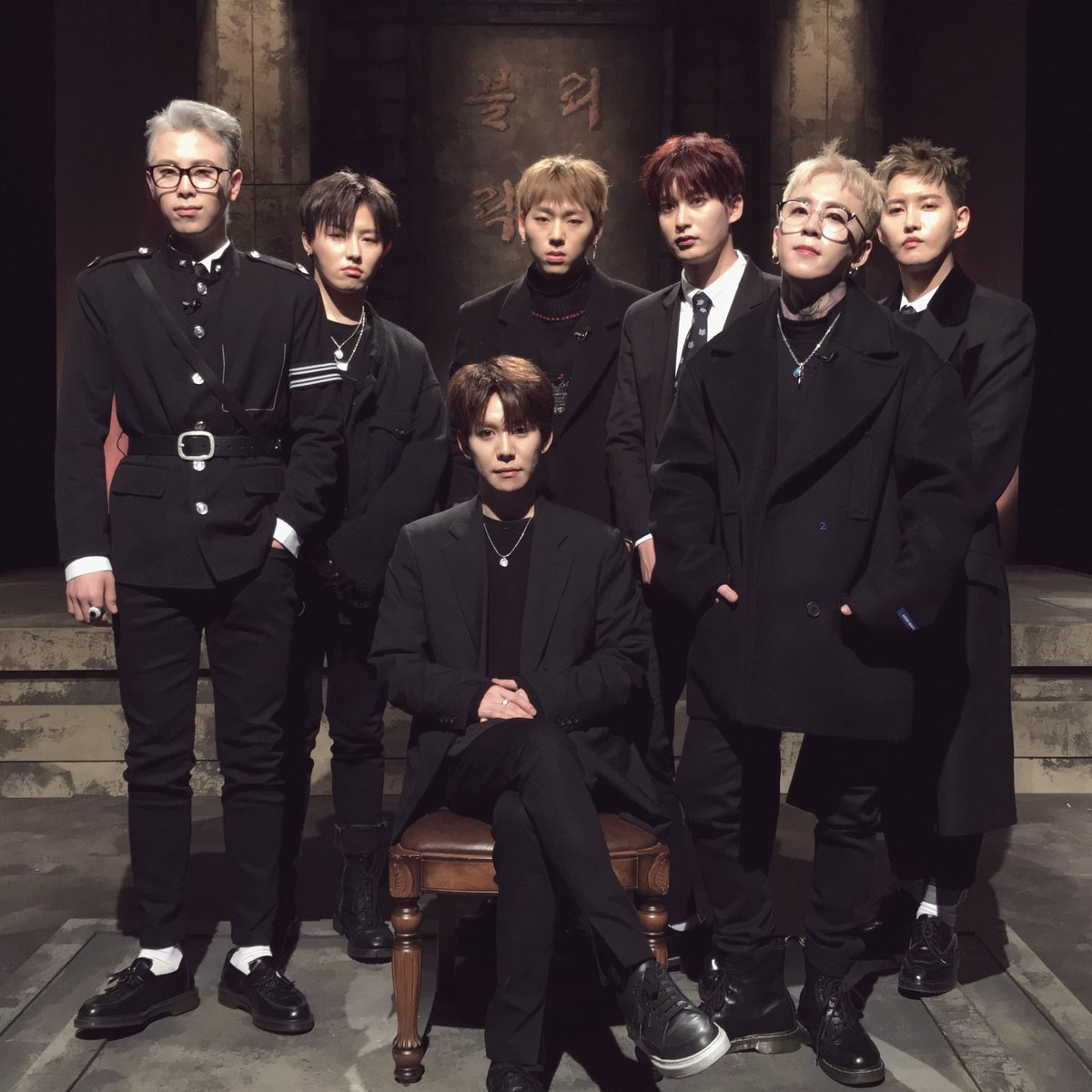 atozptow's tweet photo. 💛💛💛💛💛💛💛🐝
#벌들의_열네번째_비행
#14YearsWithBlockB
#14YearsOnTheBlock https://t.co/dHPmNLN1GC