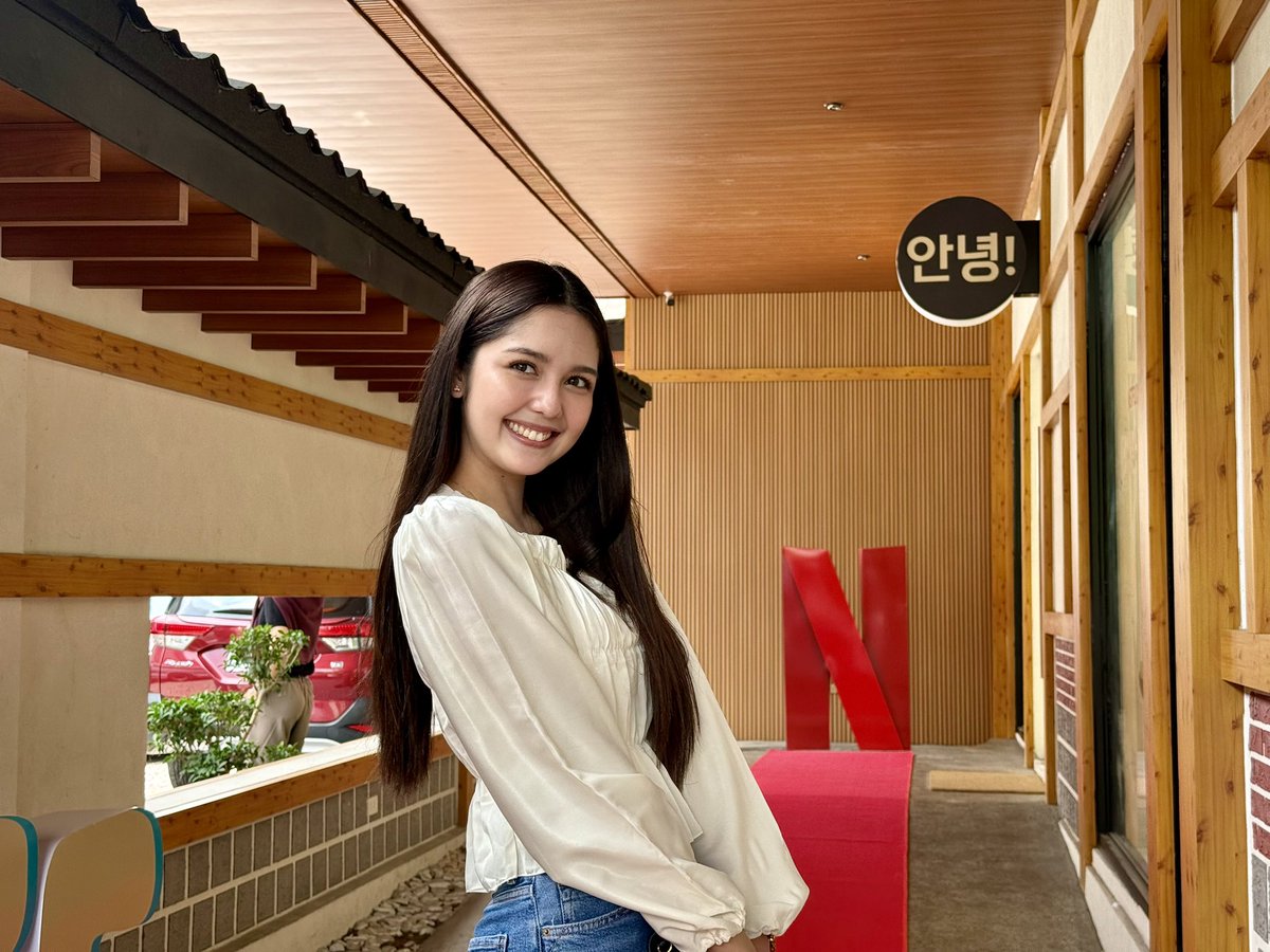 hereyesandears_'s tweet photo. RADIANT AS ALWAYS 💞

LOOK: Actress-singer and Lapillus member Chanty was all smiles during a short interview with select reporters, as she opened up about career updates and being an ARMY (or BTS fan). @inquirerdotnet https://t.co/LVQeoxXLLQ