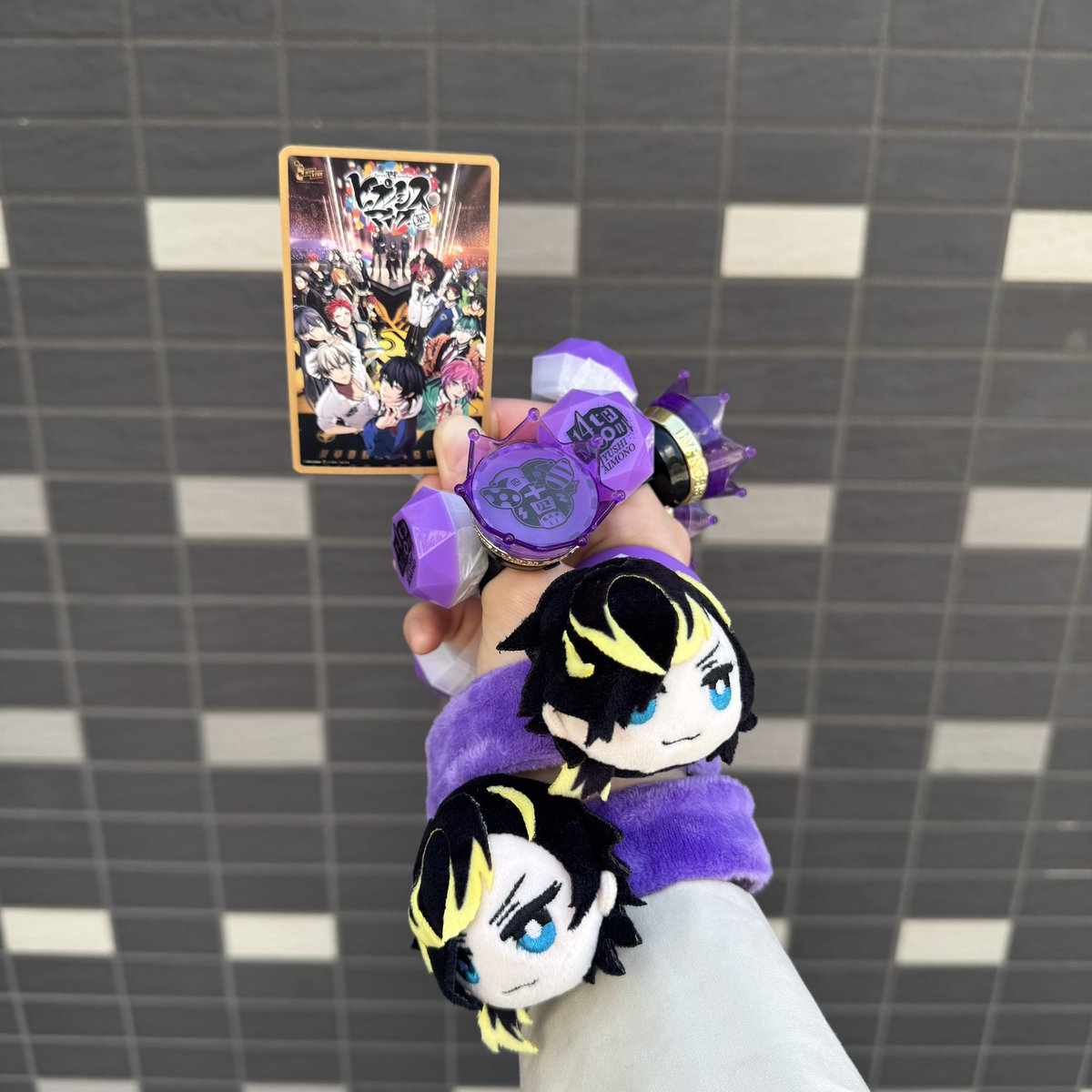 tsuki_____14's tweet photo. ひっさびさにﾗｯﾌﾟを浴びてほくほく❤️‍🔥
やっぱりわたしはﾅｺﾞﾔがだいすき😭❗️
紫のリンライ振れて大満足💜
ゆっくりゆっくり現場にも戻れたらいいな~
マイクが起動するところ1人ずつ見れたの最高だった、あとやっぱり煽り顔良いよな、眉毛ばっかり見ちゃった😌 https://t.co/JCtFVGsGuq
