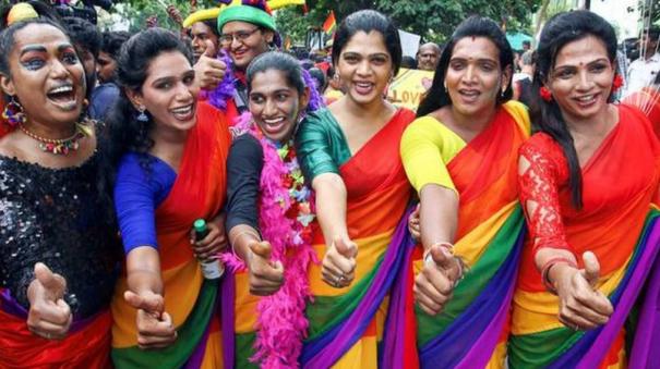 மனித இனத்தின் 3வது பாலினமான திருநங்கைகளின் உணர்வுகளையும், வாழ்க்கையையும் புரிந்து கொள்ளும் நோக்கத்தில் இன்று (ஏப்.15) தேசிய திருநங்கைகள் தினம் கொண்டாடப்பட்டு வருகிறது. இந்த தினத்தில் திருநங்கைகளின் உணர்வுகளையும், உள்ளங்களையும் மதிப்போம் என உறுதி ஏற்போம்.
#NationalTransgenderDay